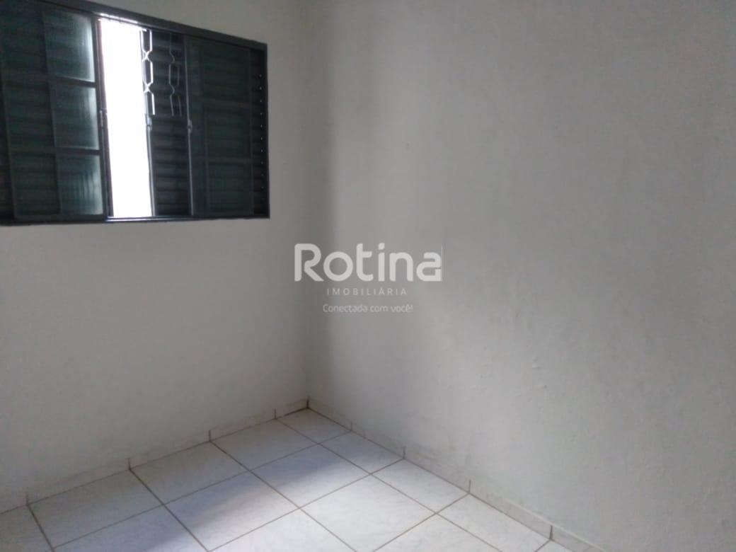Casa para alugar, 2 quartos em Uberlândia no bairro Brasil no valor de R$ 890,00 - Rotina Imobiliária: 