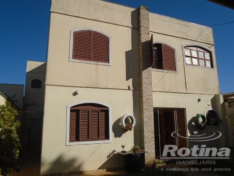 Casa à venda, 5 quartos em Uberlândia no bairro Jardim Finotti no valor de R$ 900.000,00 - Rotina Imobiliária: 0102105.jpg