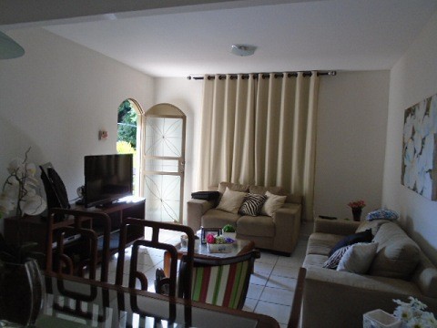 Casa à venda, 3 quartos em Uberlândia no bairro Saraiva no valor de R$ 560.000,00 - Rotina Imobiliária: 92125e.JPG