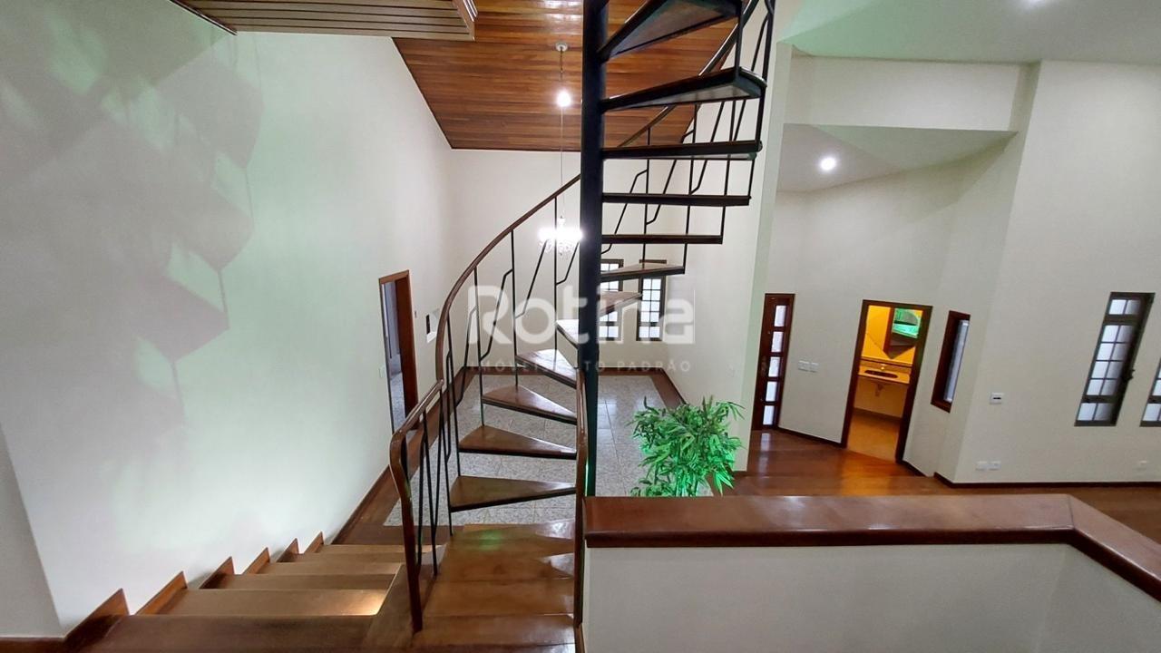 Casa à venda, 4 quartos em Uberlândia no bairro Cidade Jardim no valor de R$ 1.900.000,00 - Rotina Imobiliária: 