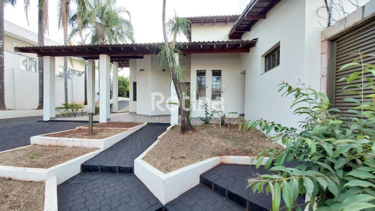 Casa à venda, 4 quartos em Uberlândia no bairro Cidade Jardim no valor de R$ 1.900.000,00 - Rotina Imobiliária: 
