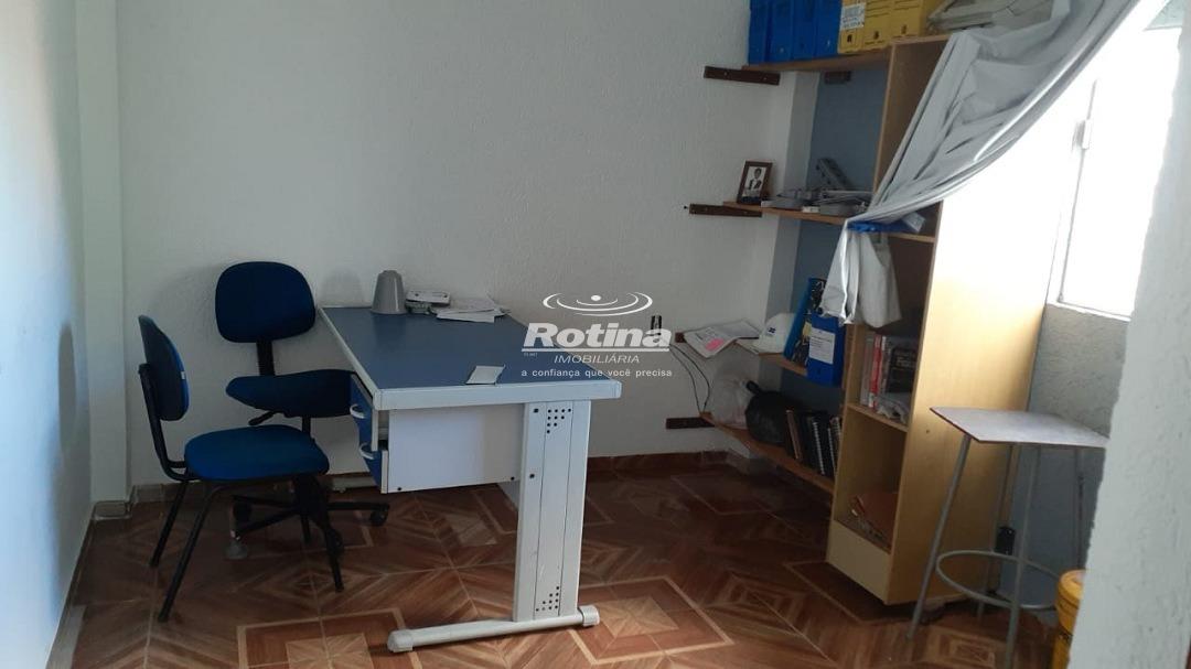 Casa à venda, 7 quartos em Uberlândia no bairro Planalto no valor de R$ 800.000,00 - Rotina Imobiliária: 