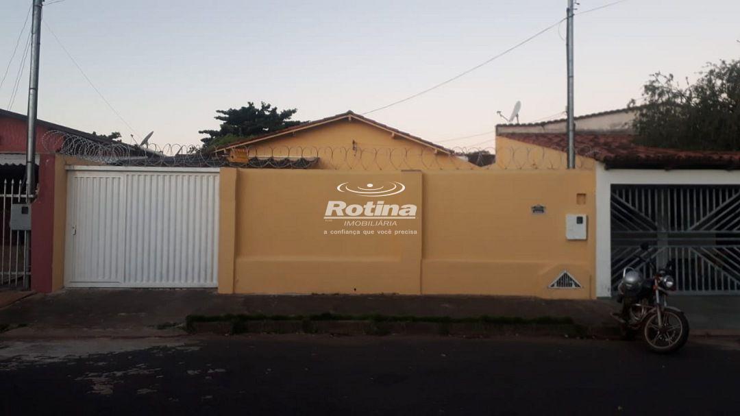 Casa para alugar, 3 quartos em Uberlândia no bairro Santa Rosa no valor de R$ 2.200,00 - Rotina Imobiliária: 