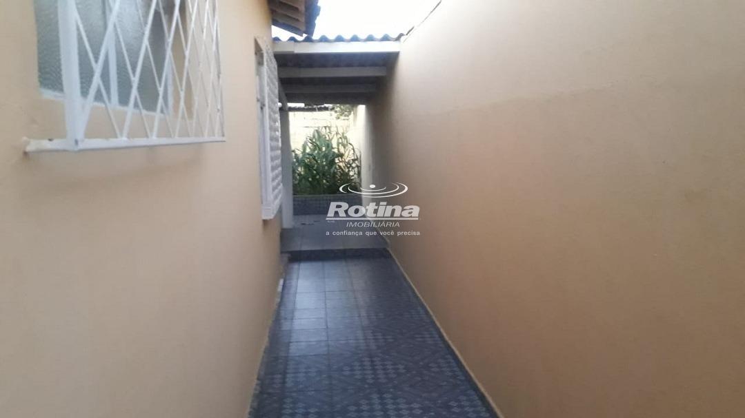Casa para alugar, 3 quartos em Uberlândia no bairro Santa Rosa no valor de R$ 2.200,00 - Rotina Imobiliária: 