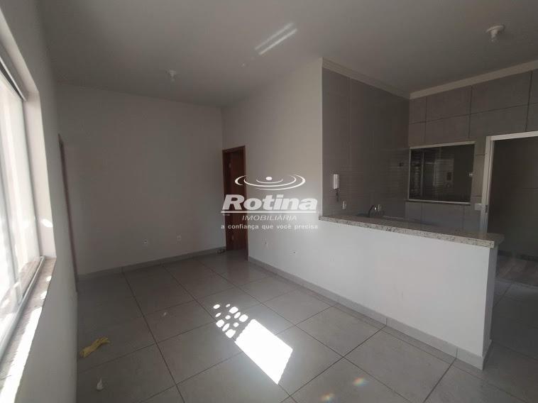 Casa para alugar, 3 quartos em Uberlândia no bairro Martins no valor de R$ 1.600,00 - Rotina Imobiliária: 