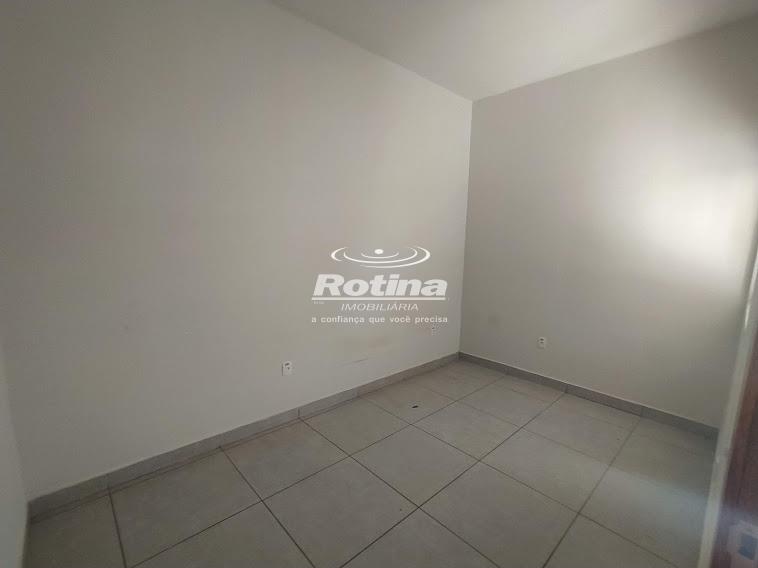 Casa para alugar, 3 quartos em Uberlândia no bairro Martins no valor de R$ 1.600,00 - Rotina Imobiliária: 