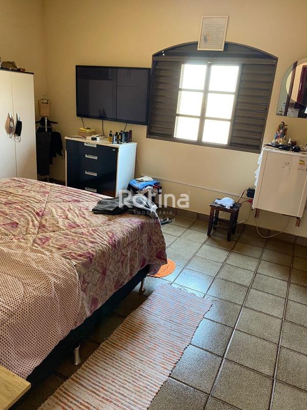 Casa à venda, 3 quartos em Uberlândia no bairro Cidade Jardim no valor de R$ 1.100.000,00 - Rotina Imobiliária: 