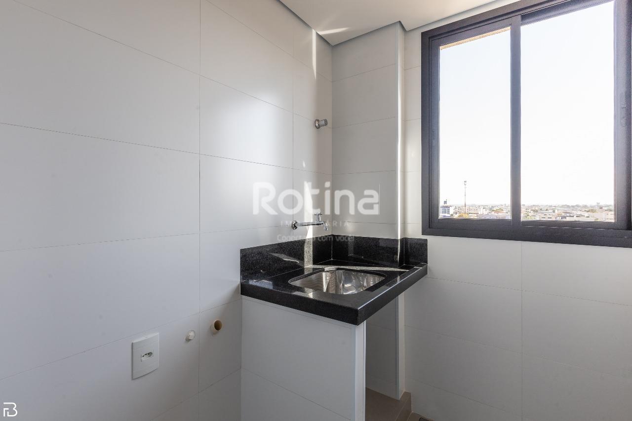 Apartamento à venda, 3 quartos em Uberlândia no bairro Martins no valor de R$ 982.312,50 - Rotina Imobiliária: Área de serviço 