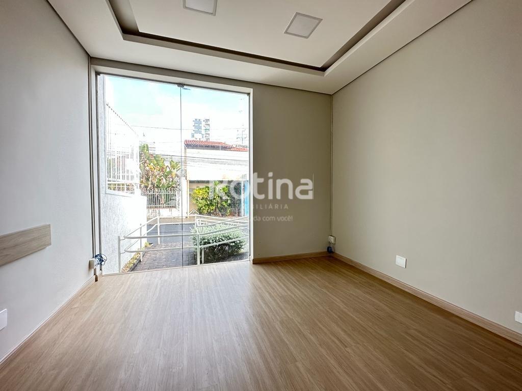 Casa Comercial à venda, 8 quartos em Uberlândia no bairro Centro no valor de R$ 2.000.000,00 - Rotina Imobiliária: 