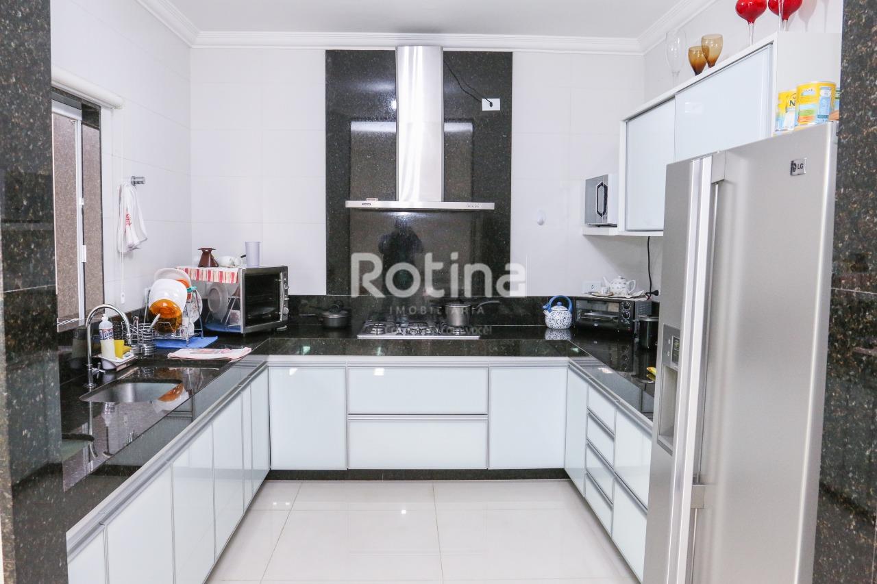 Casa à venda, 4 quartos em Uberlândia no bairro Tibery no valor de R$ 2.100.000,00 - Rotina Imobiliária: 