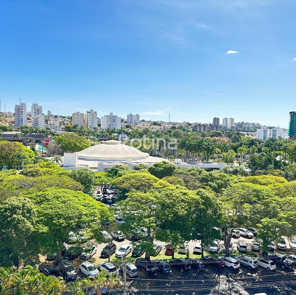 Apartamento à venda, 3 quartos em Uberlândia no bairro Patrimônio no valor de R$ 1.700.000,00 - Rotina Imobiliária: 