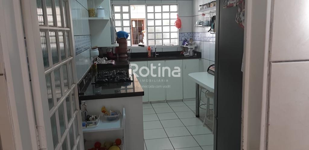 Casa à venda, 3 quartos em Uberlândia no bairro Jardim Brasília no valor de R$ 450.000,00 - Rotina Imobiliária: 
