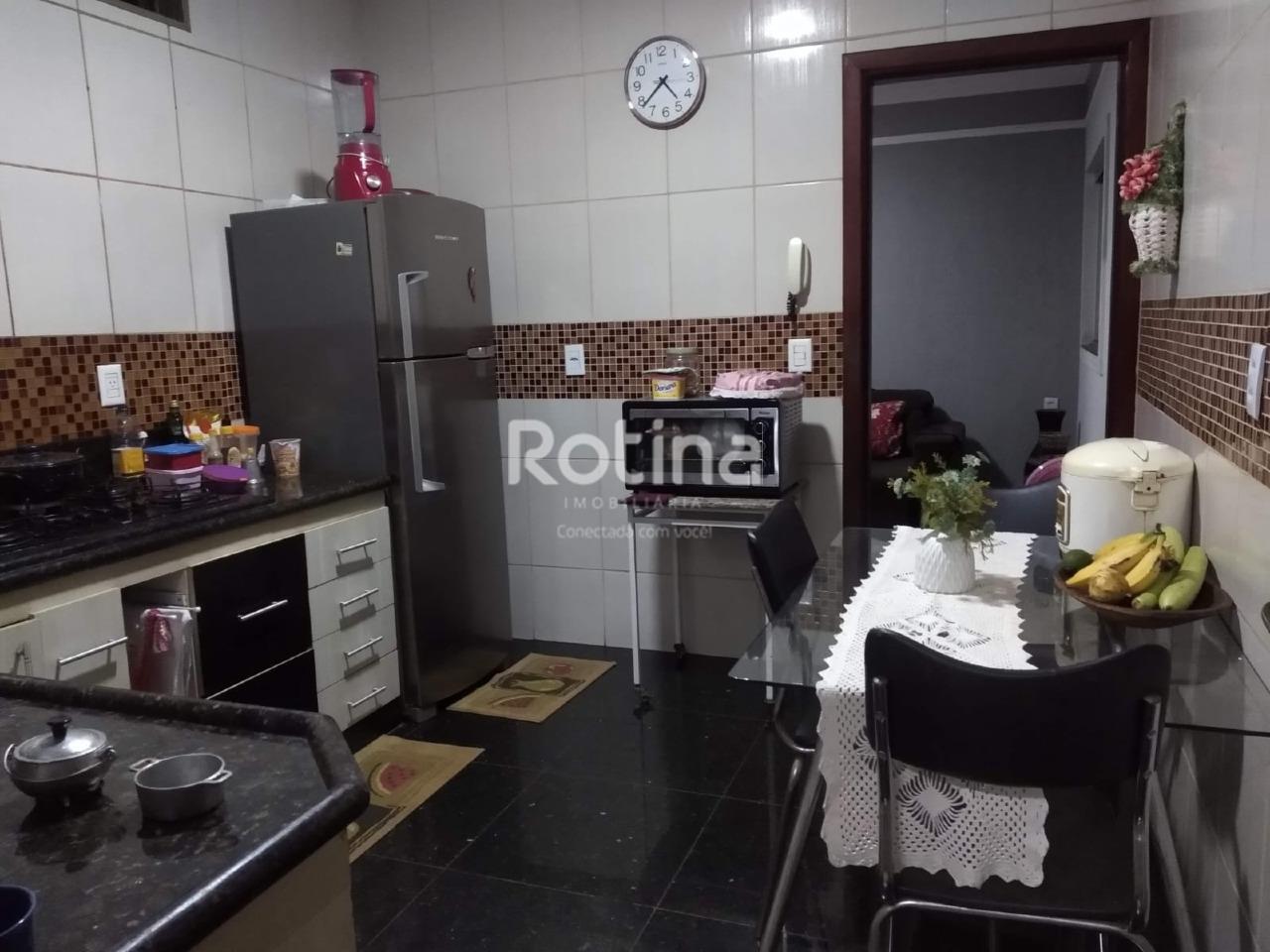 Casa à venda, 3 quartos em Uberlândia no bairro Alto Umuarama no valor de R$ 635.000,00 - Rotina Imobiliária: 