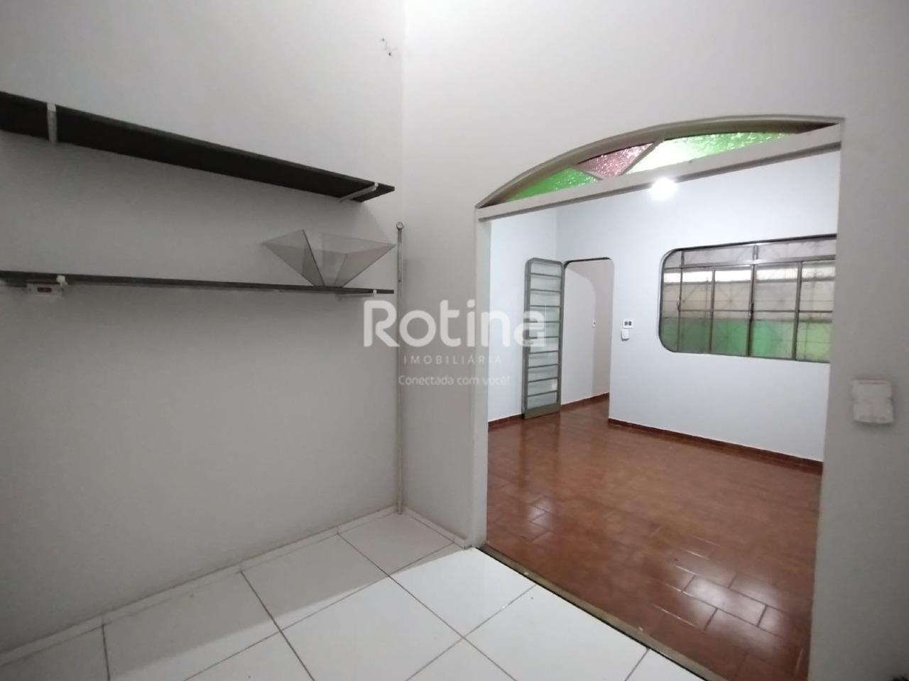 Casa para alugar, 4 quartos em Uberlândia no bairro Santa Mônica no valor de R$ 2.600,00 - Rotina Imobiliária: 