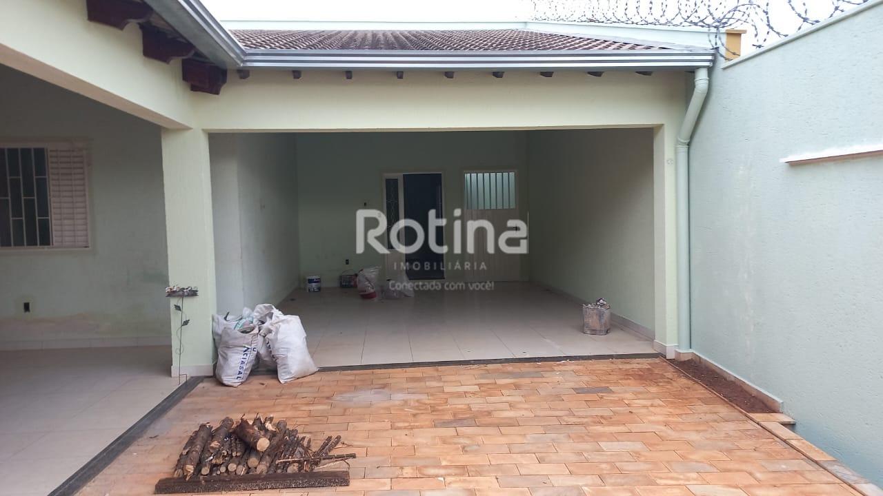 Casa para alugar, 3 quartos em Uberlândia no bairro Santa Mônica no valor de R$ 3.003,56 - Rotina Imobiliária: 