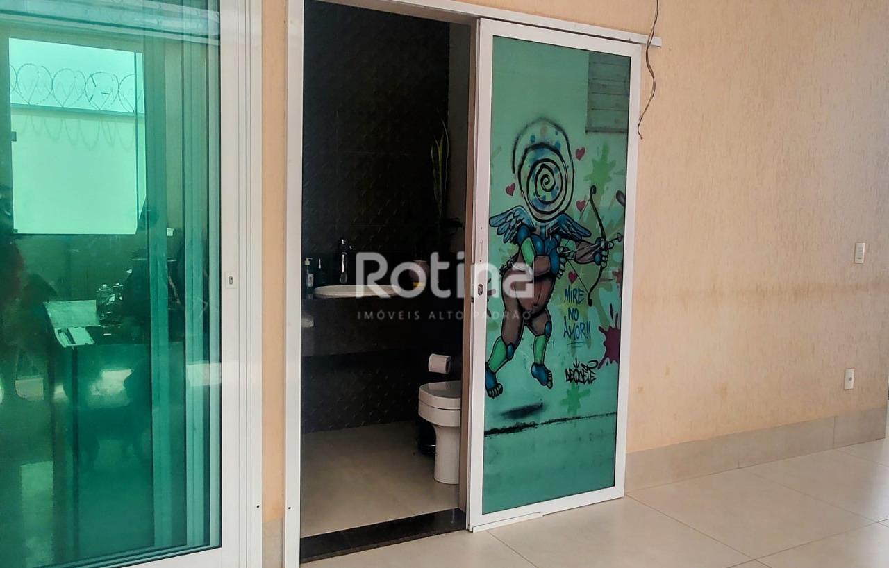 Casa à venda, 3 quartos em Uberlândia no bairro Segismundo Pereira no valor de R$ 1.200.000,00 - Rotina Imobiliária: 