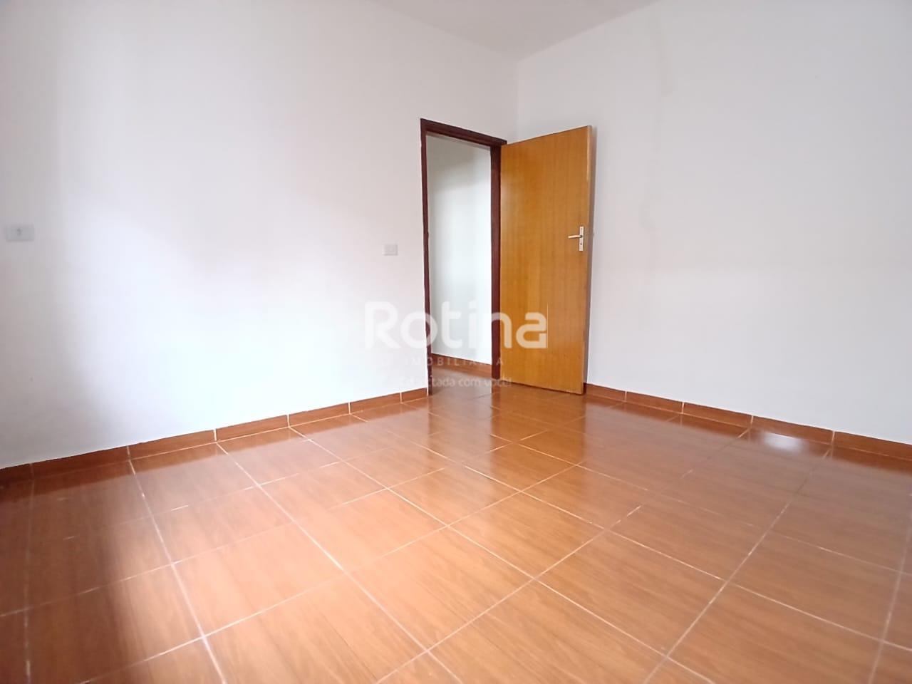 Casa para alugar, 3 quartos em Uberlândia no bairro Santa Mônica no valor de R$ 2.500,00 - Rotina Imobiliária: 