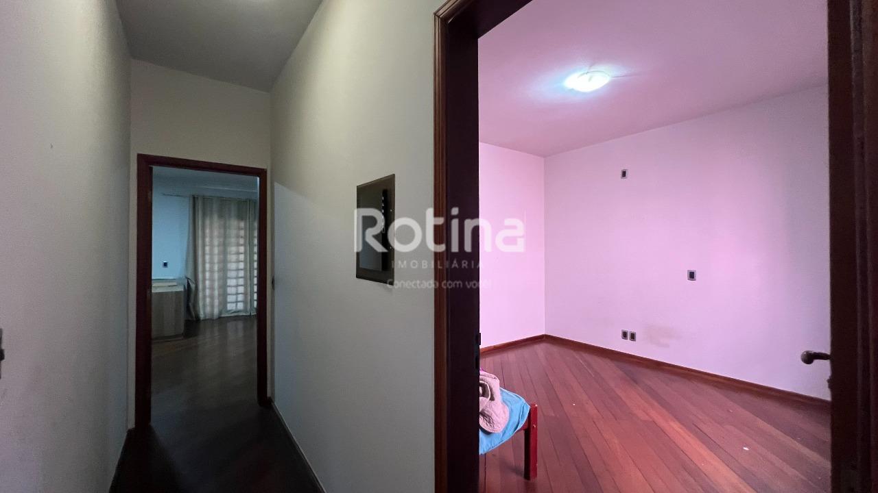 Casa à venda, 3 quartos em Uberlândia no bairro Presidente Roosevelt no valor de R$ 1.000.000,00 - Rotina Imobiliária: 