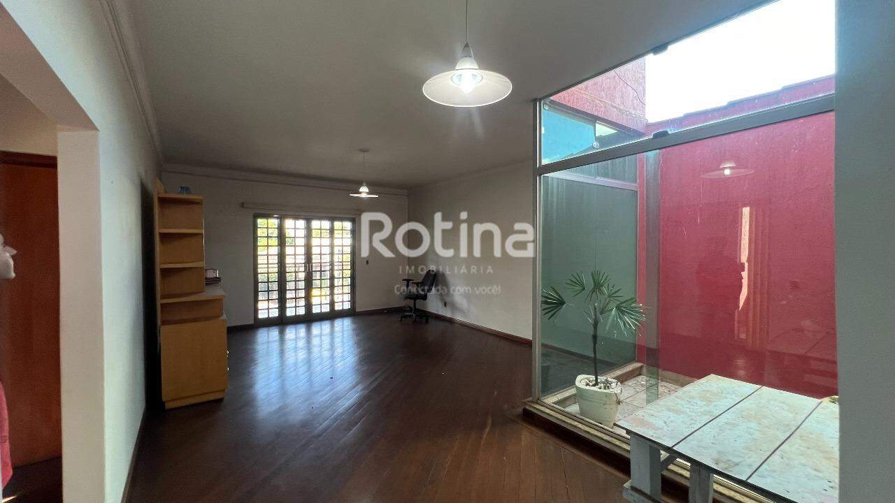 Casa à venda, 3 quartos em Uberlândia no bairro Presidente Roosevelt no valor de R$ 1.000.000,00 - Rotina Imobiliária: 