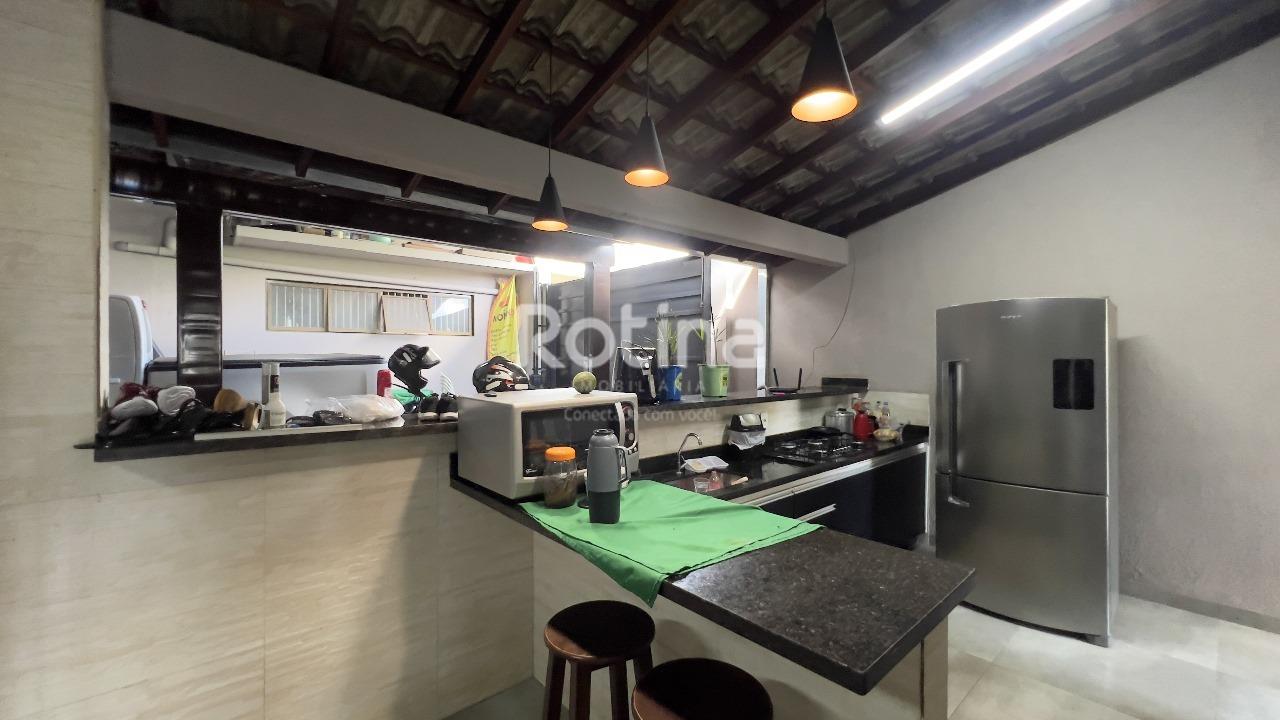 Casa Comercial à venda, 3 quartos em Uberlândia no bairro Jardim Brasília no valor de R$ 450.000,00 - Rotina Imobiliária: 