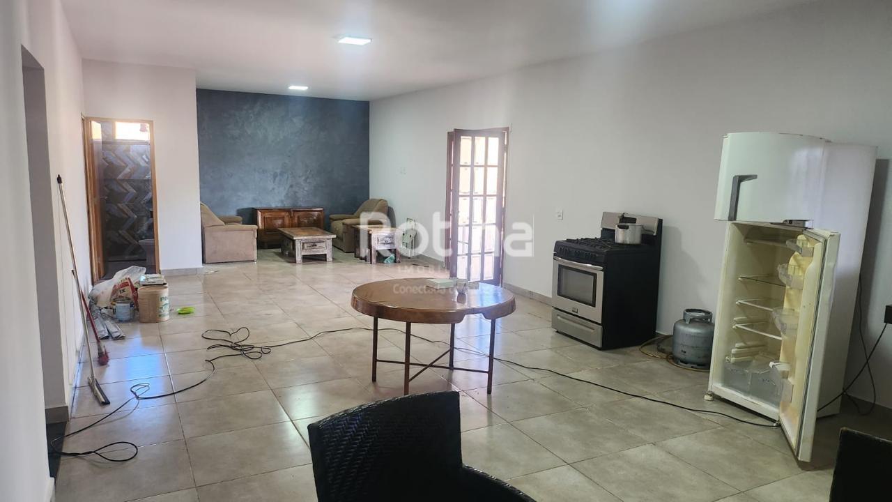 Chacara à venda, 3 quartos em Uberlândia no bairro Conjunto Alvorada no valor de R$ 850.000,00 - Rotina Imobiliária: 