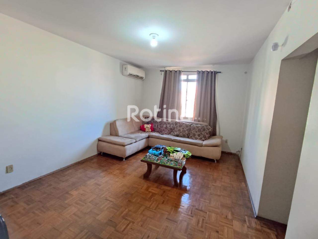 Apartamento à venda, 3 quartos em Uberlândia no bairro Centro no valor de R$ 300.000,00 - Rotina Imobiliária: 