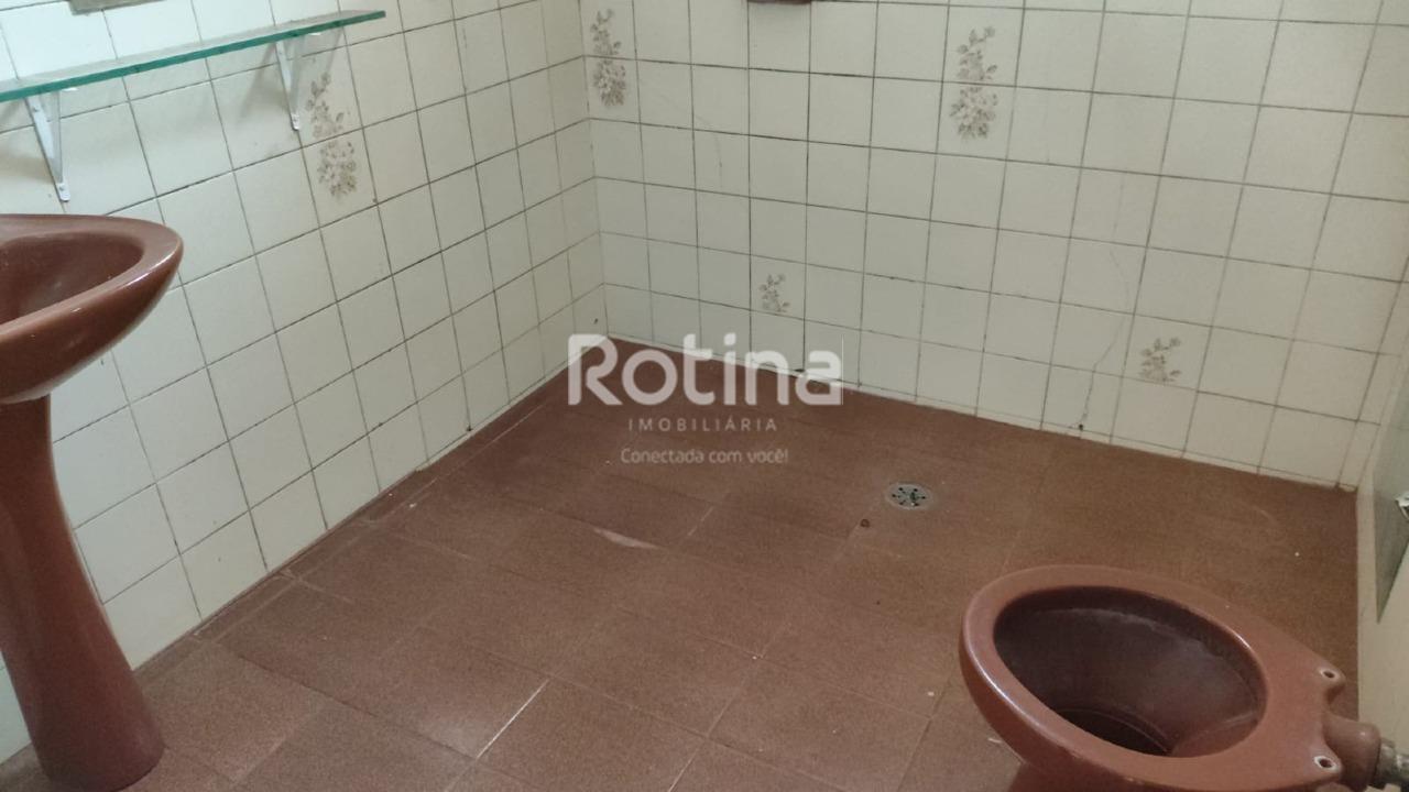 Casa para alugar, 3 quartos em Uberlândia no bairro Santa Mônica no valor de R$ 3.200,00 - Rotina Imobiliária: 