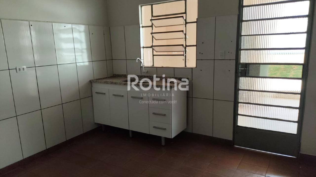 Casa para alugar, 3 quartos em Uberlândia no bairro Santa Mônica no valor de R$ 3.200,00 - Rotina Imobiliária: 