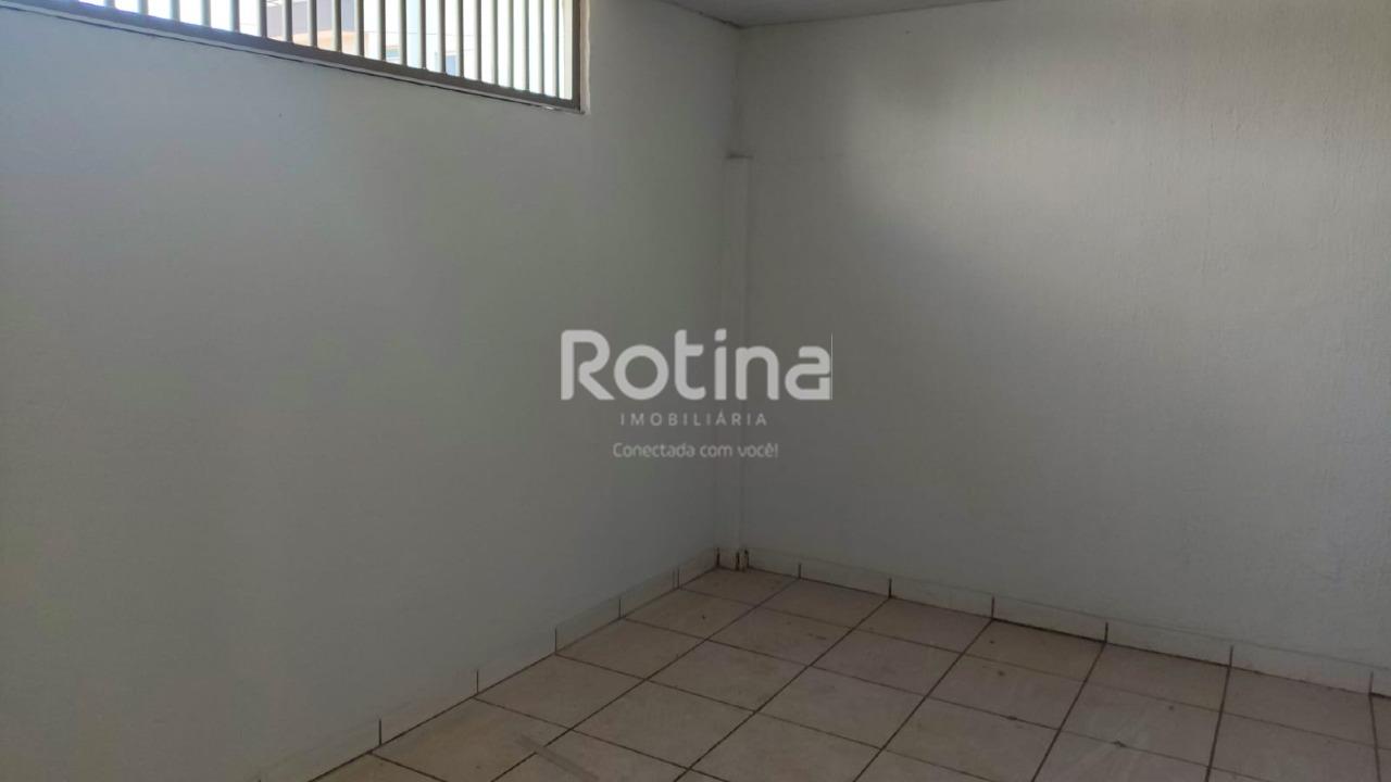 Casa para alugar, 3 quartos em Uberlândia no bairro Santa Mônica no valor de R$ 3.200,00 - Rotina Imobiliária: 