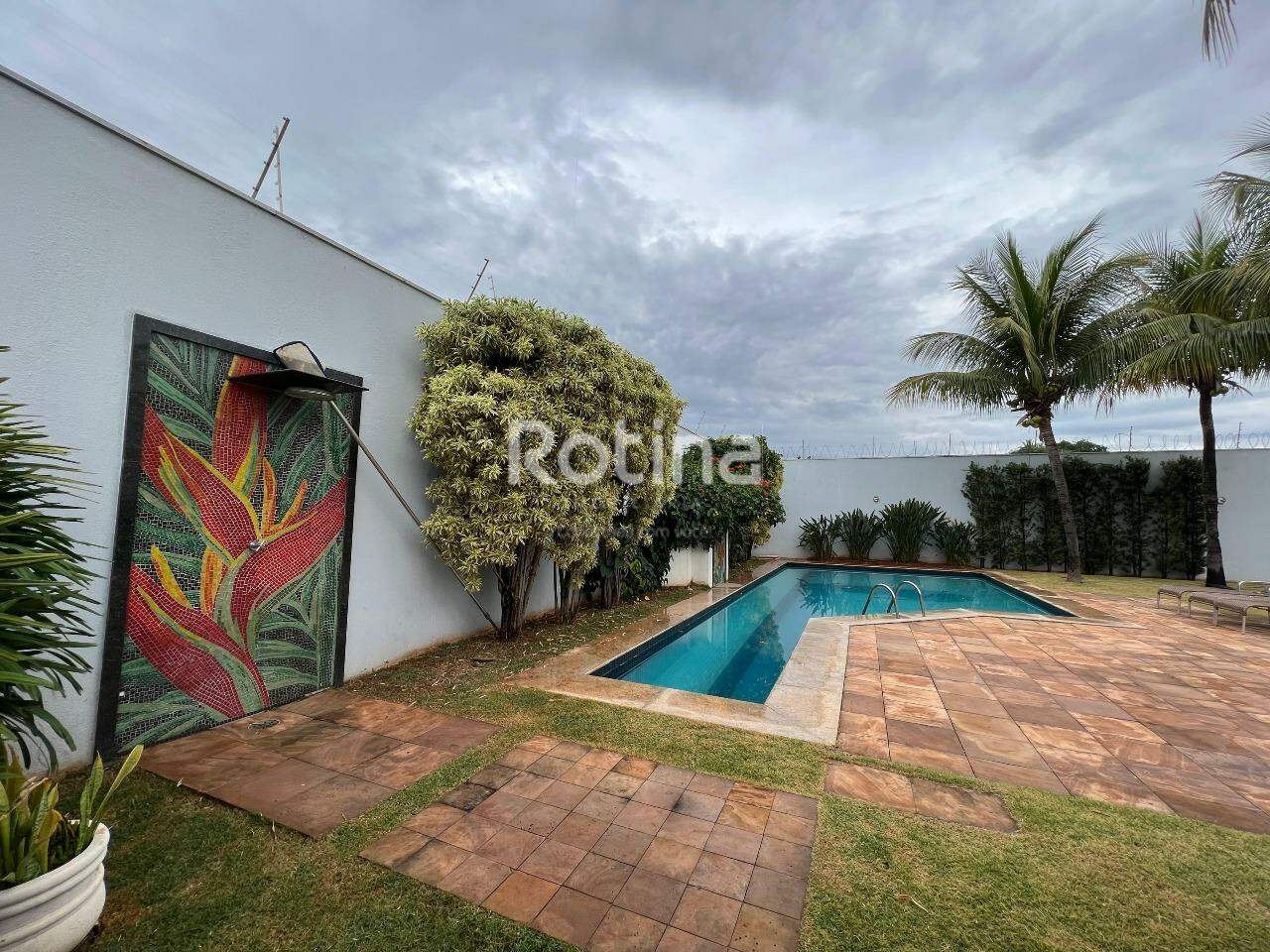 Casa à venda, 5 quartos em Uberlândia no bairro Altamira no valor de R$ 2.700.000,00 - Rotina Imobiliária: 