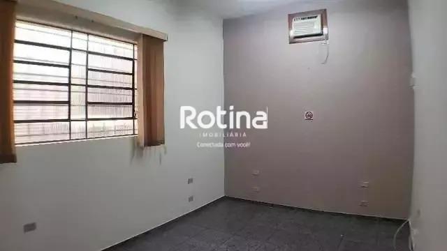 Sala para alugar, em Uberlândia no bairro Centro no valor de R$ 990,61 - Rotina Imobiliária: 
