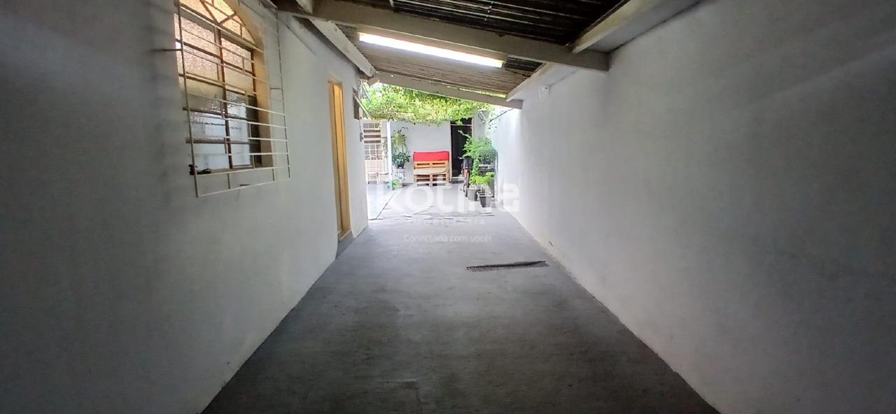 Casa à venda, 4 quartos em Uberlândia no bairro Santa Mônica no valor de R$ 610.000,00 - Rotina Imobiliária: 