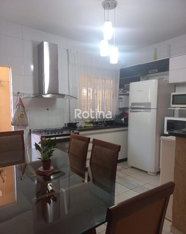 Casa à venda, 4 quartos em Uberlândia no bairro Jardim Holanda no valor de R$ 580.000,00 - Rotina Imobiliária: 