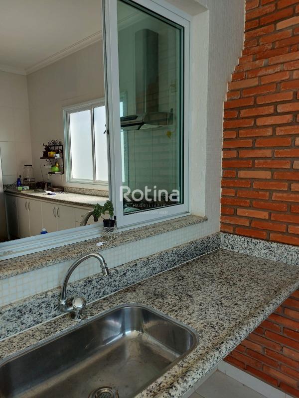 Casa Condomínio Fechado à venda, 4 quartos em Uberlândia no bairro Cond. Royal Park Residence no valor de R$ 1.890.000,00 - Rotina Imobiliária: 