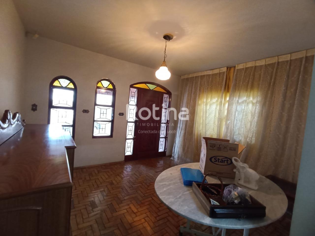 Casa à venda, 3 quartos em Uberlândia no bairro Brasil no valor de R$ 550.000,00 - Rotina Imobiliária: 