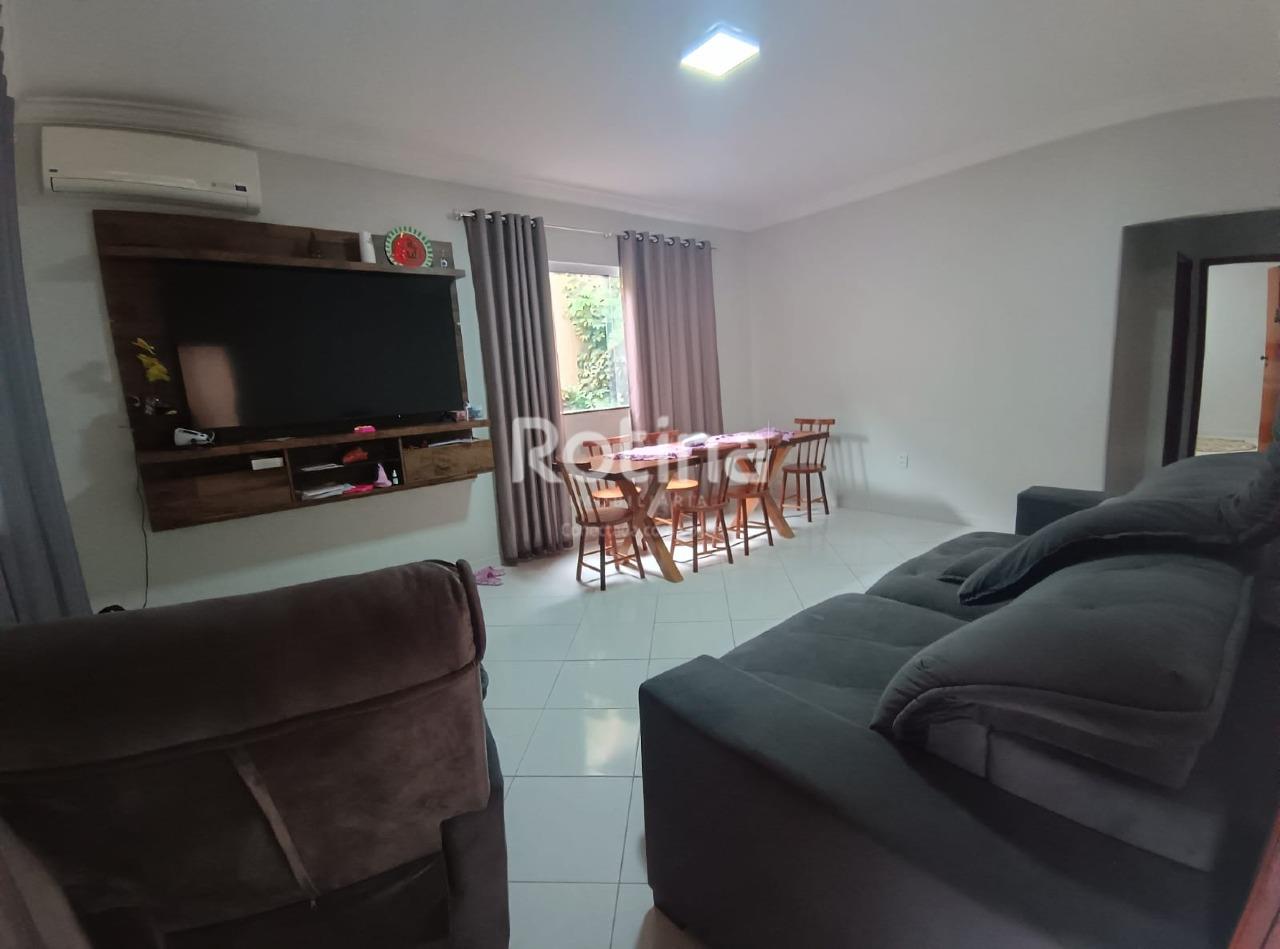 Casa à venda, 3 quartos em Uberlândia no bairro Santa Mônica no valor de R$ 890.000,00 - Rotina Imobiliária: 