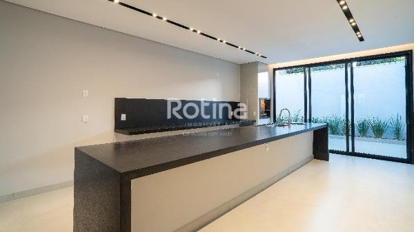 Casa à venda, 3 quartos em Uberlândia no bairro Jardim Europa no valor de R$ 790.000,00 - Rotina Imobiliária: 