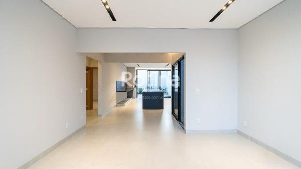 Casa à venda, 3 quartos em Uberlândia no bairro Jardim Europa no valor de R$ 790.000,00 - Rotina Imobiliária: 