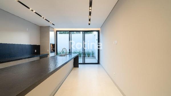 Casa à venda, 3 quartos em Uberlândia no bairro Jardim Europa no valor de R$ 790.000,00 - Rotina Imobiliária: 