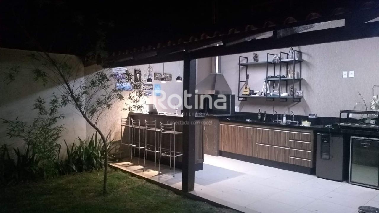 Casa à venda, 3 quartos em Uberlândia no bairro Laranjeiras no valor de R$ 650.000,00 - Rotina Imobiliária: 
