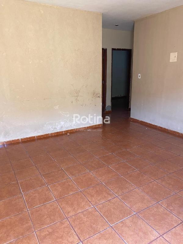 Casa à venda, 3 quartos em Uberlândia no bairro Laranjeiras no valor de R$ 320.000,00 - Rotina Imobiliária: 