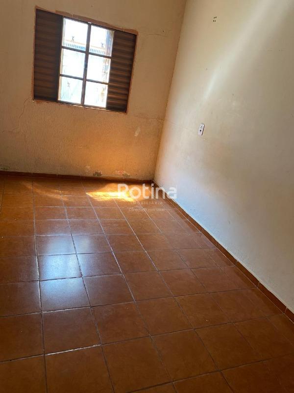 Casa à venda, 3 quartos em Uberlândia no bairro Laranjeiras no valor de R$ 320.000,00 - Rotina Imobiliária: 