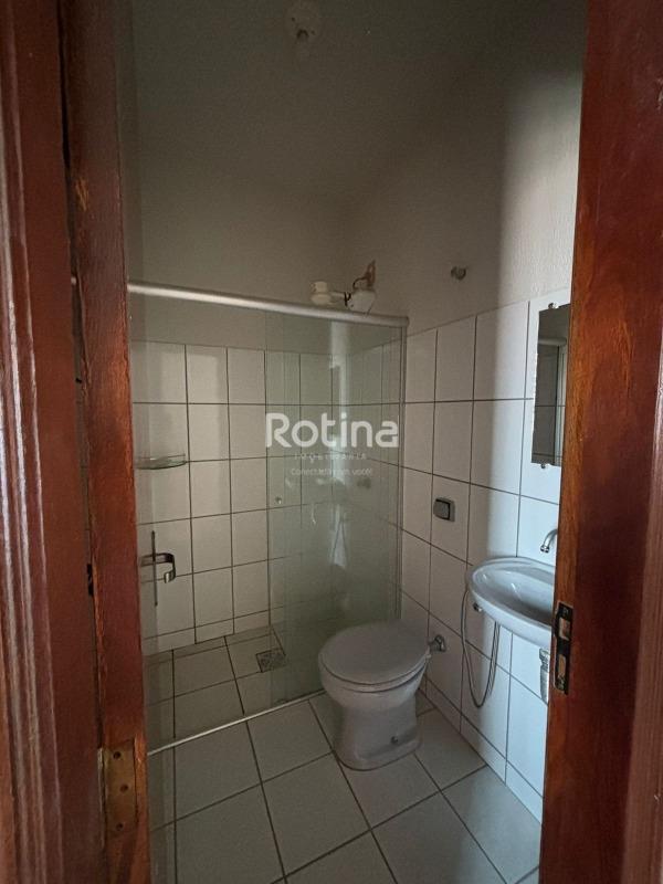Casa à venda, 3 quartos em Uberlândia no bairro Cidade Jardim no valor de R$ 600.000,00 - Rotina Imobiliária: 