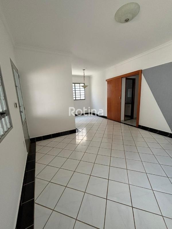 Casa à venda, 3 quartos em Uberlândia no bairro Cidade Jardim no valor de R$ 600.000,00 - Rotina Imobiliária: 