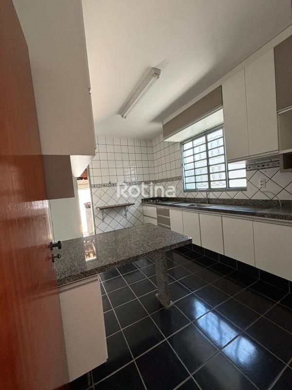 Casa à venda, 3 quartos em Uberlândia no bairro Cidade Jardim no valor de R$ 600.000,00 - Rotina Imobiliária: 