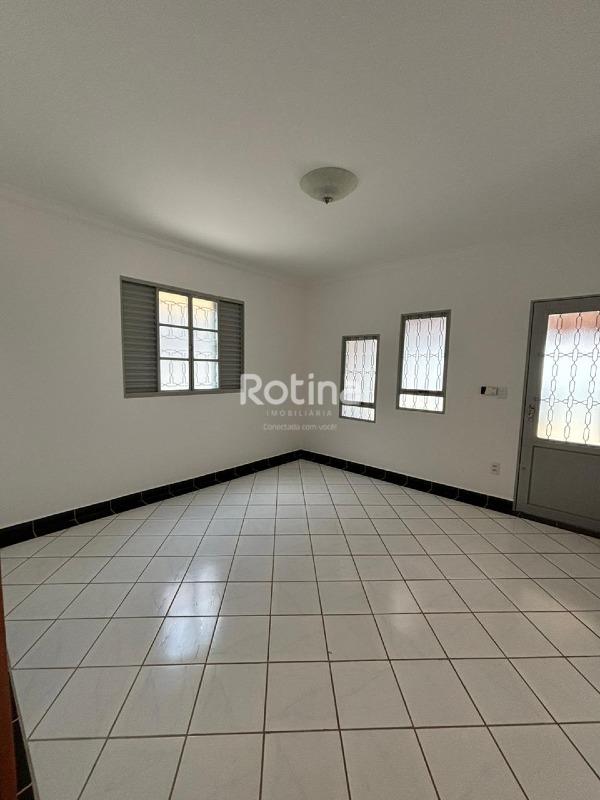 Casa à venda, 3 quartos em Uberlândia no bairro Cidade Jardim no valor de R$ 600.000,00 - Rotina Imobiliária: 