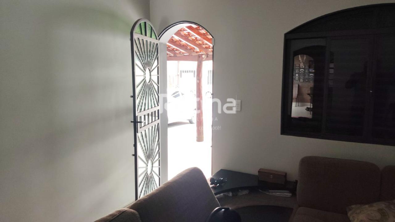 Casa para alugar, 2 quartos em Uberlândia no bairro Brasil no valor de R$ 3.700,00 - Rotina Imobiliária: 