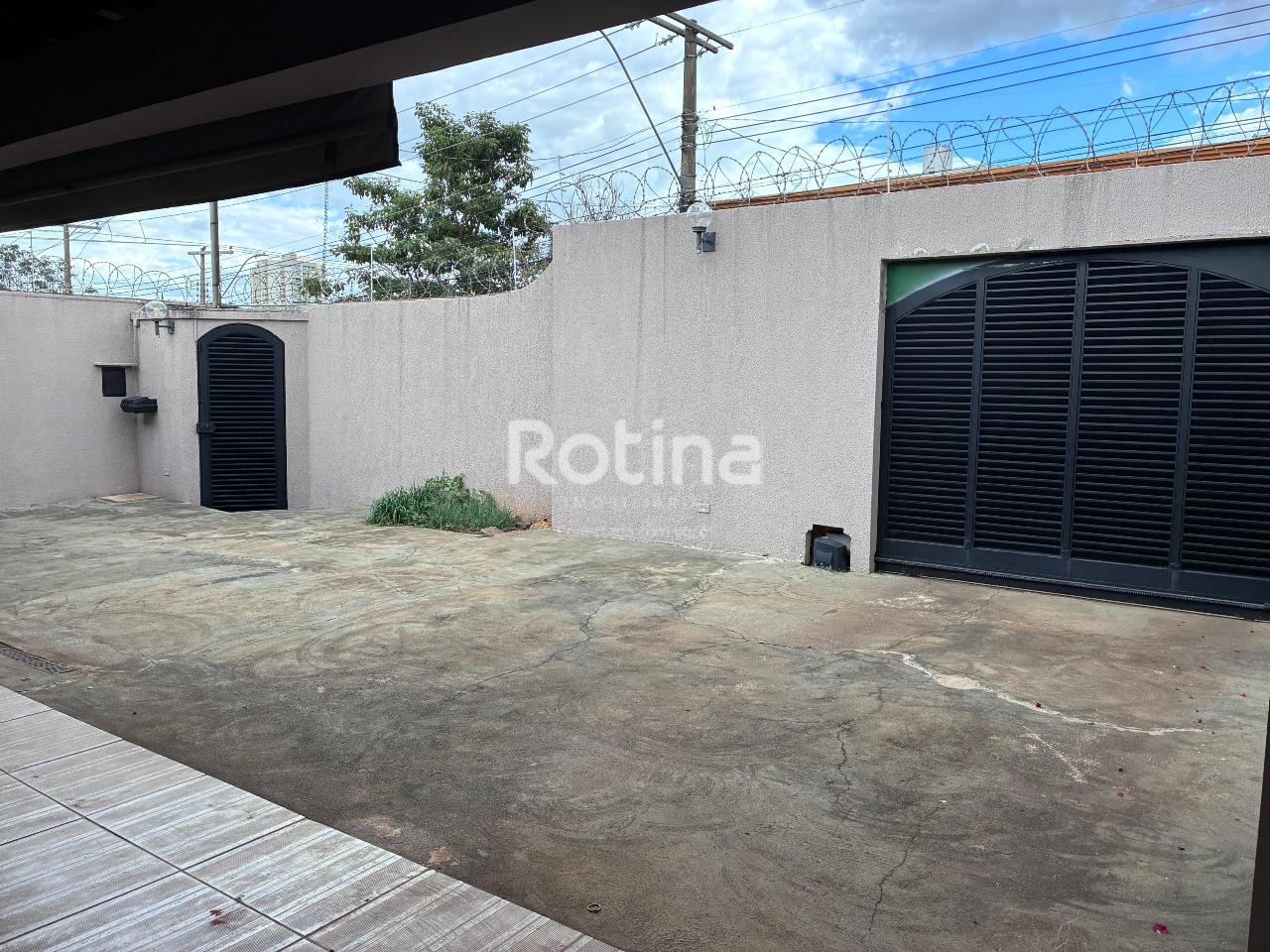 Casa à venda, 3 quartos em Uberlândia no bairro Lídice no valor de R$ 900.000,00 - Rotina Imobiliária: 