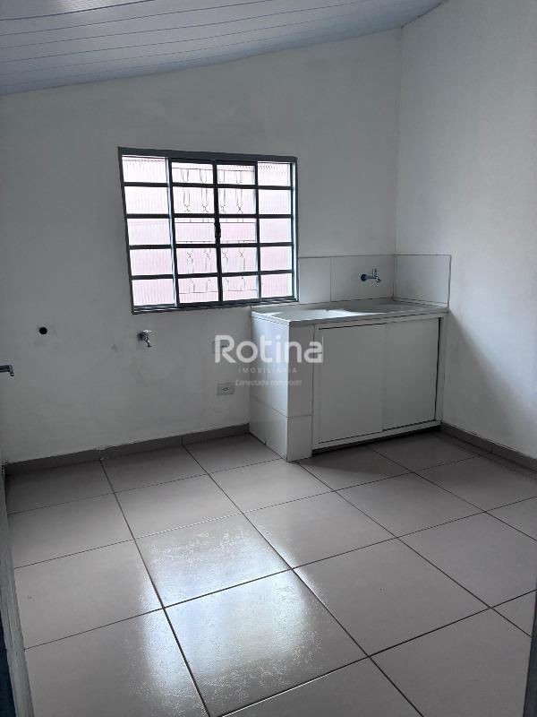 Casa à venda, 3 quartos em Uberlândia no bairro Lídice no valor de R$ 900.000,00 - Rotina Imobiliária: 