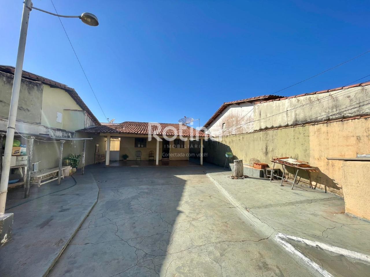 Casa à venda, 3 quartos em Uberlândia no bairro Segismundo Pereira no valor de R$ 580.000,00 - Rotina Imobiliária: 